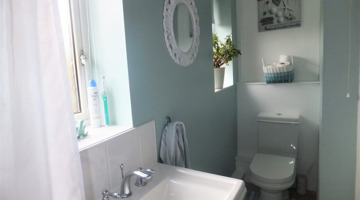 55 Park Hall Road – Bathroom (1)