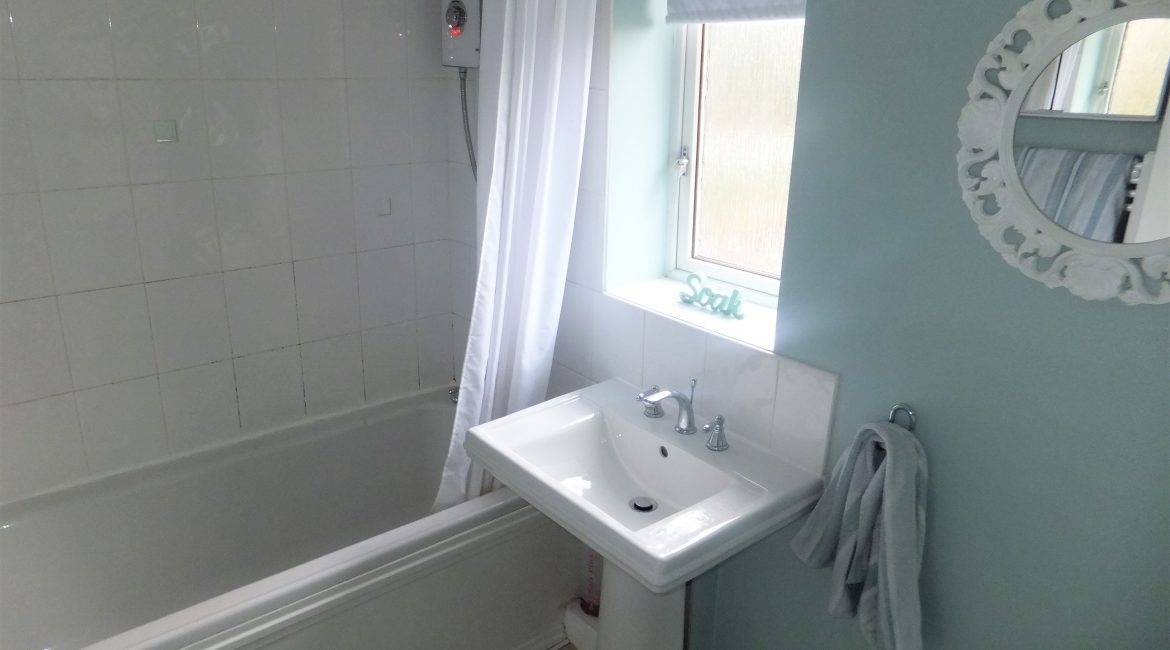 55 Park Hall Road – Bathroom (2)