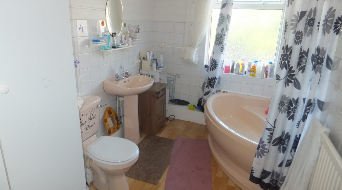 7 Gladstone Street – Bathroom