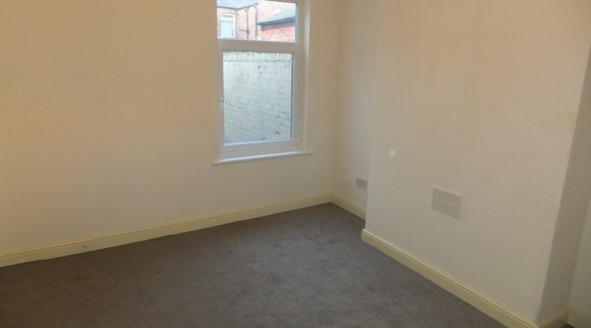 N – 16 Chaucer Street – Lounge