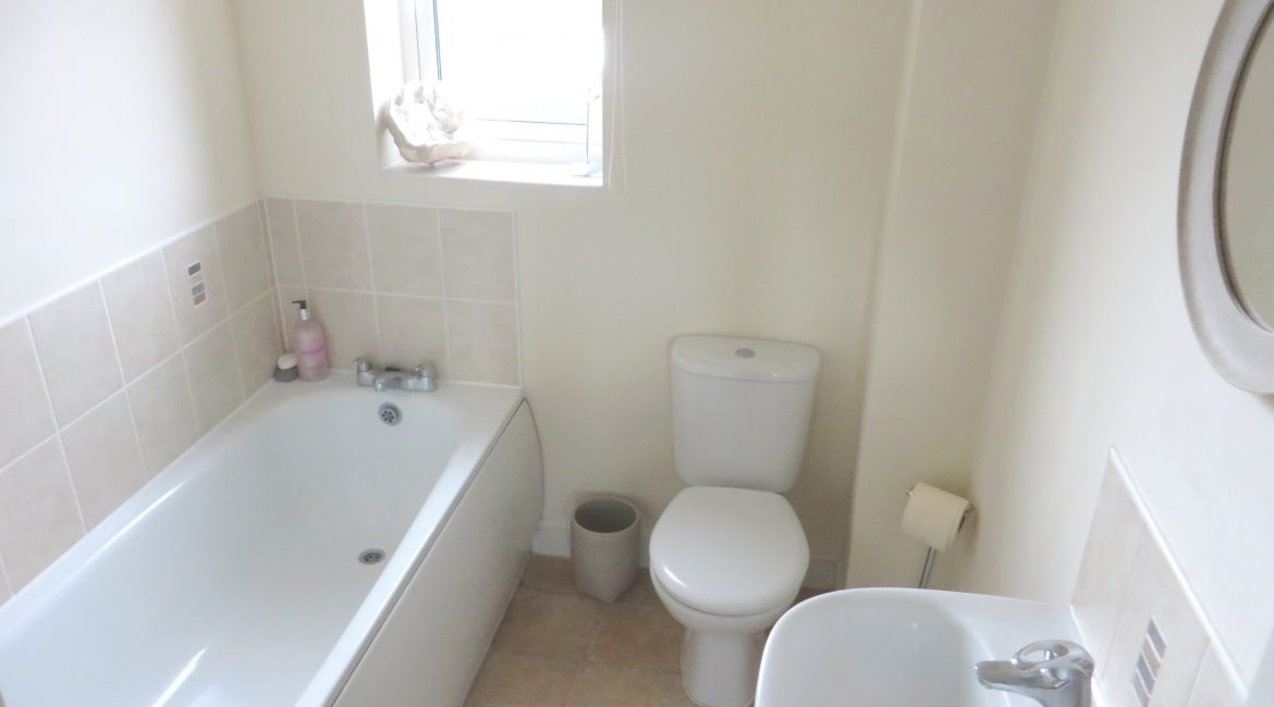 33 Thoresby Road – Bathroom (5)