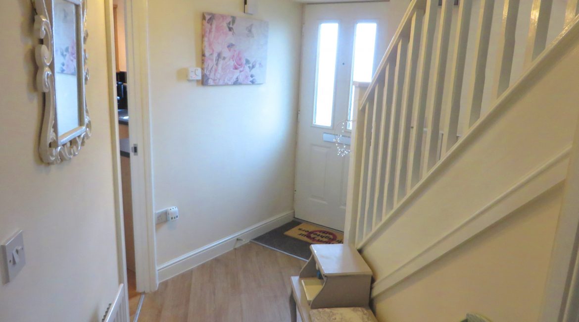 33 Thoresby Road – Hallway (9)