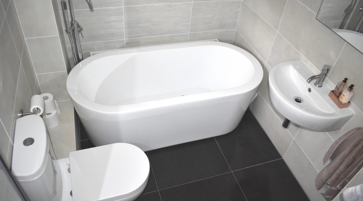 14 Cumberland Close – Bathroom 1