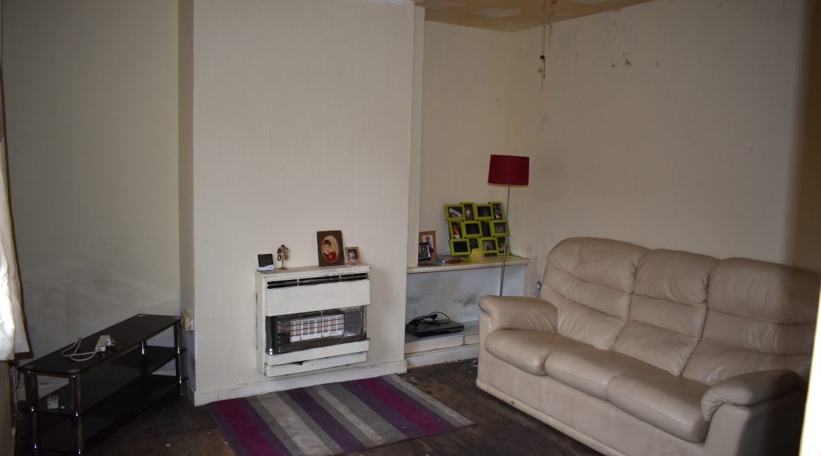 6 Belvoir Road – Lounge 1