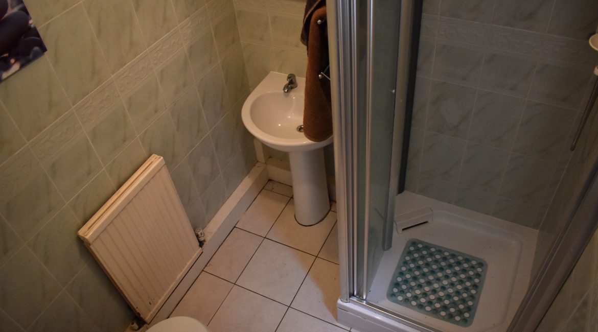 27 Wharmby Avenue – Shower Room