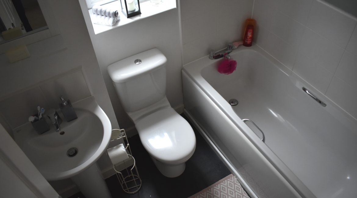 6 Owston Road – Bathroom