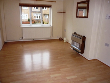 10 Yew Tree Road – Lounge