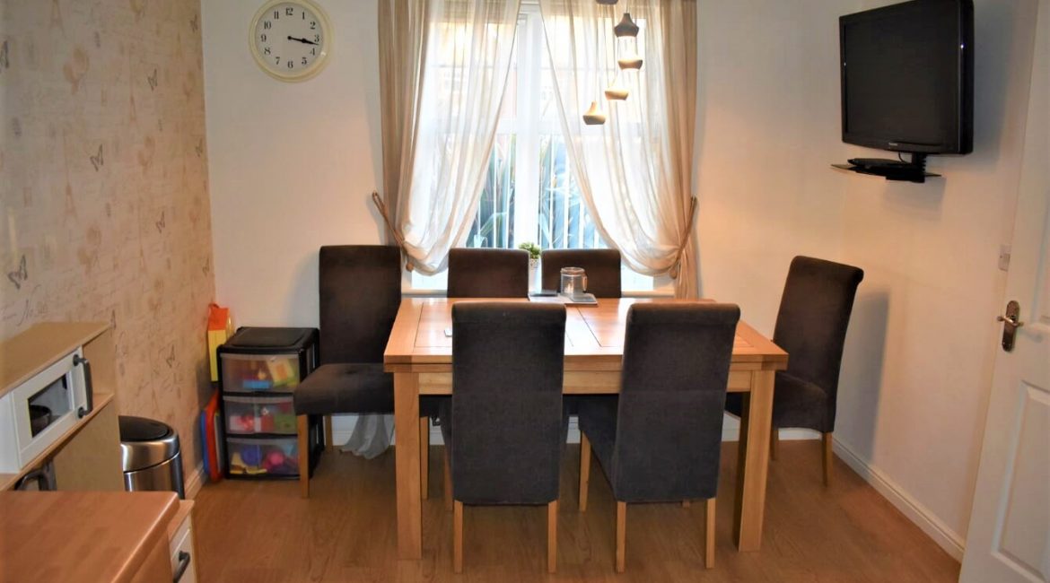 31 Broadlands Close – Dining Area