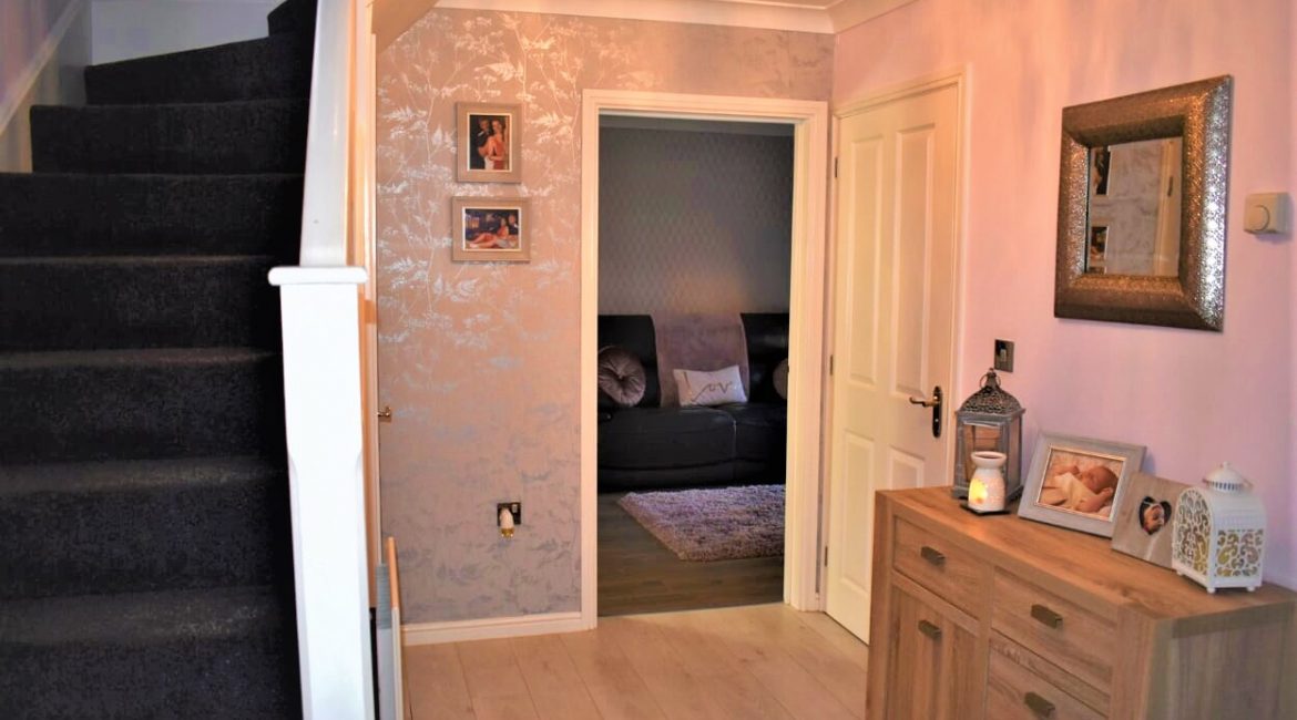 31 Broadlands Close – Hallway