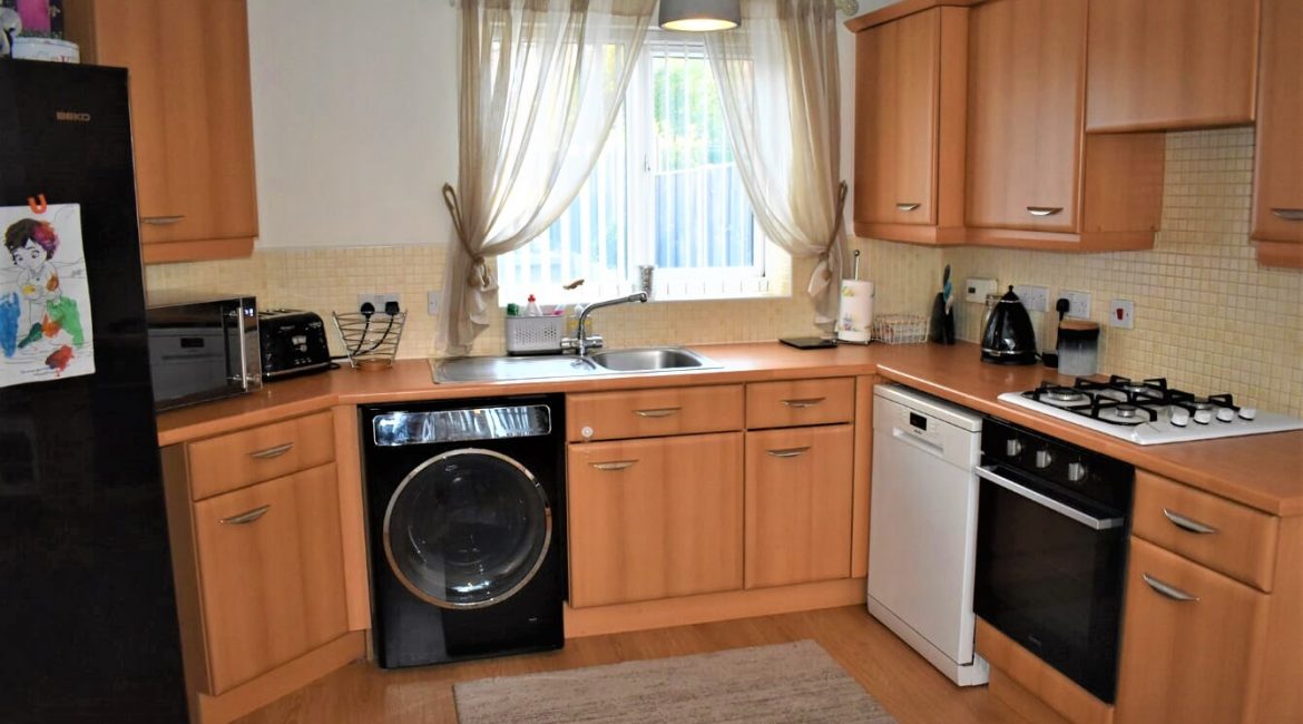 31 Broadlands Close – Kitchen