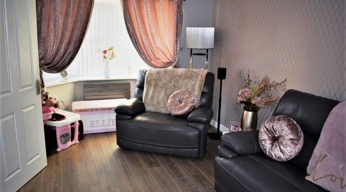 31 Broadlands Close – Lounge One