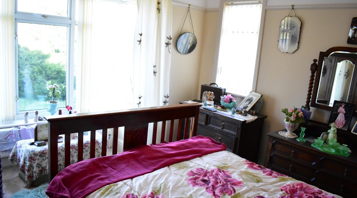 43 Sea Road – Bedroom One (1)