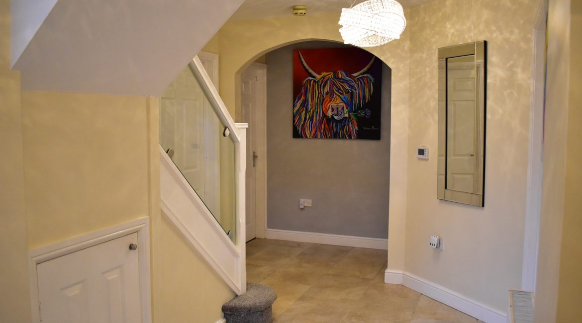 5 Juniper Close – Hallway (2)