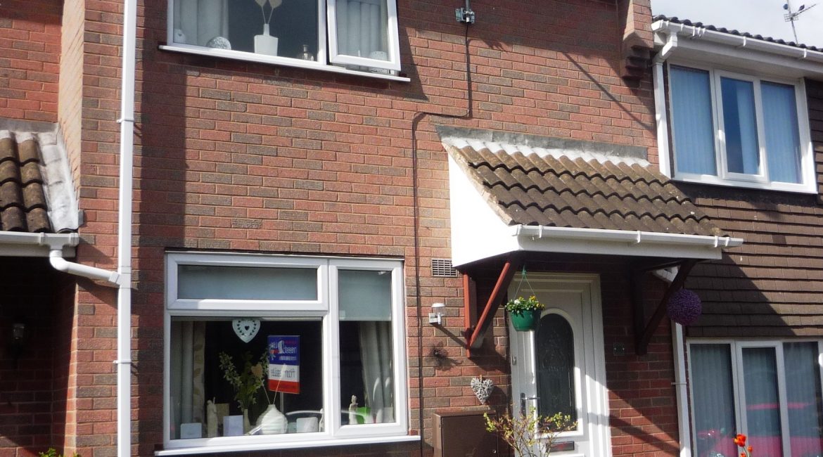 12 Dukes Close – front