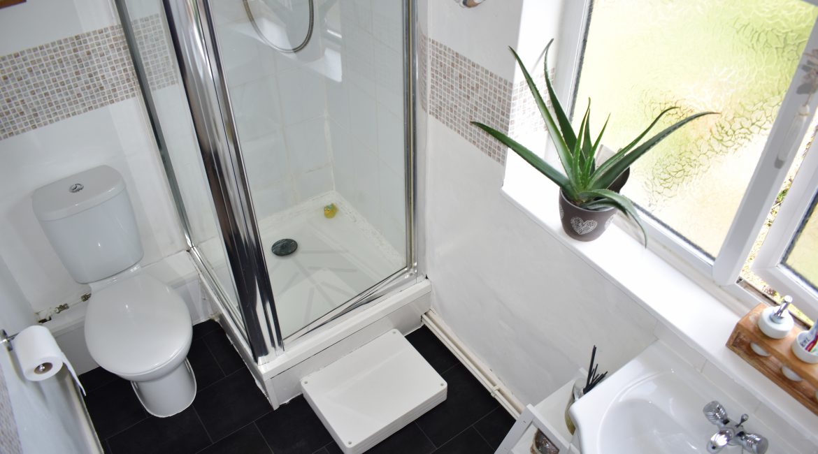 24 Mellors Road – Bathroom (3)