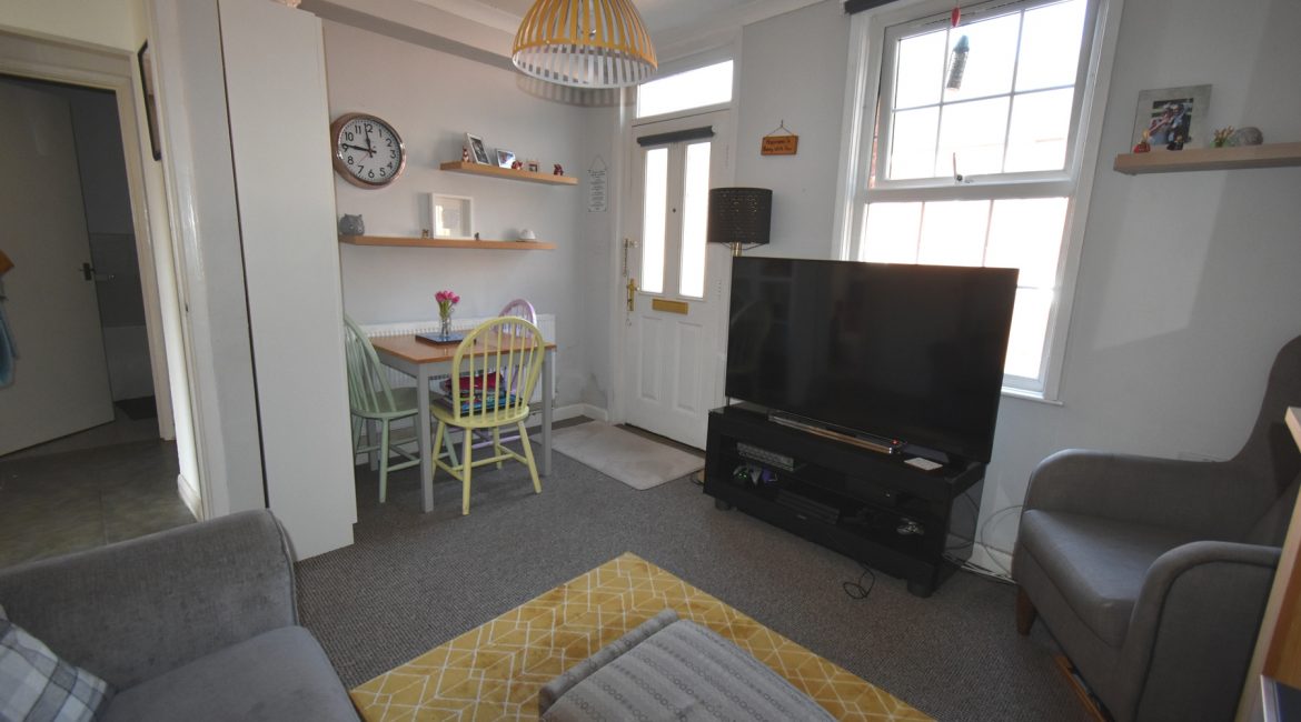 83 Stonehouse Terrace Lounge(3)