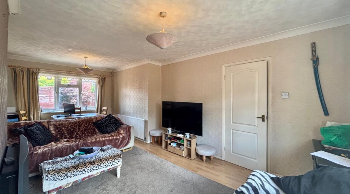 Living Room (3)
