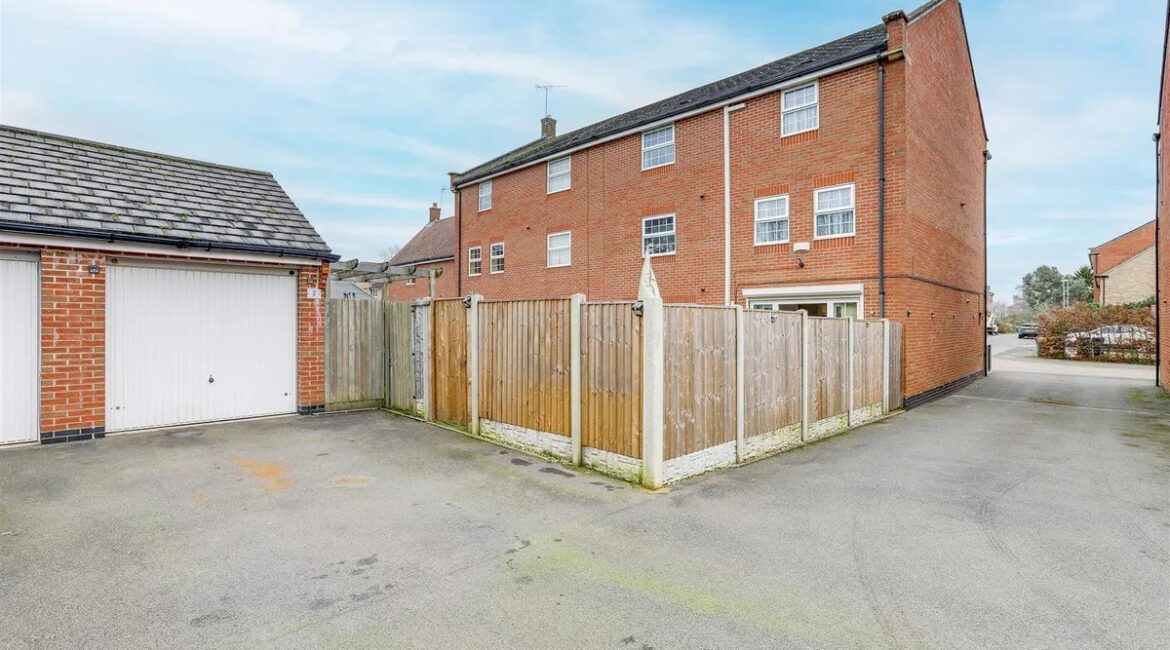 e82137cae9f3b3be33b6f17dfa73bc5f33d542e3